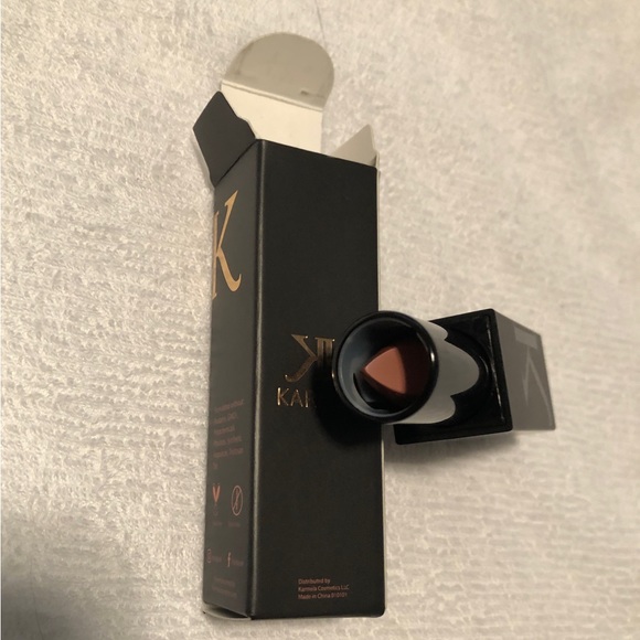 NIB Karmela silk-matte lipstick in Divine - Picture 4 of 6